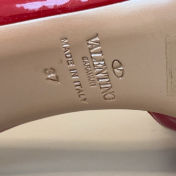 Valentino Red Bow Peep Toe Patent Leather  Pumps- Size 37 6.5 (US) - Picture 5 of 8